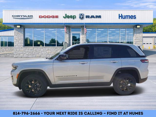 New 2025 Jeep Grand Cherokee Altitude image 2