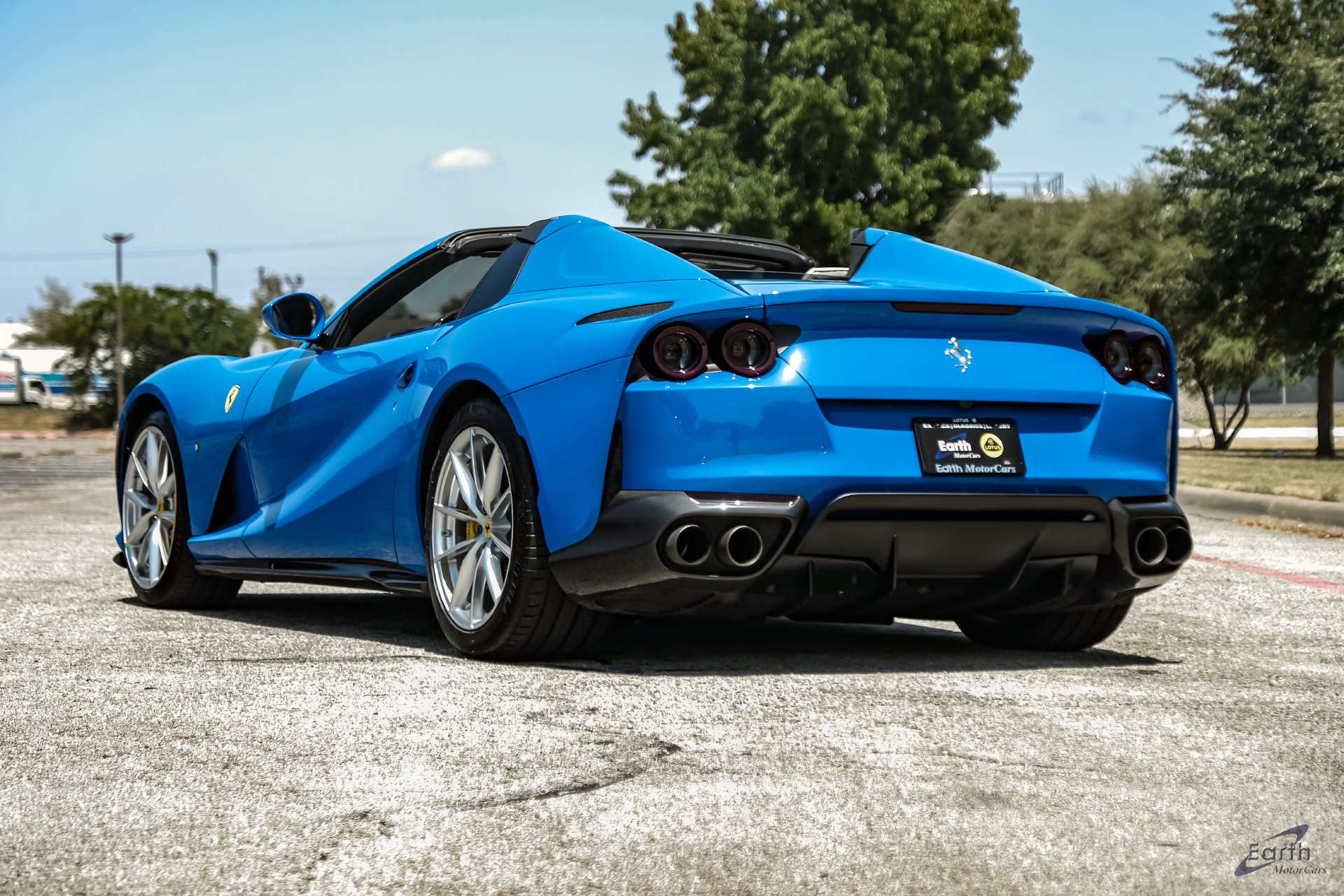 Used 2022 Ferrari 812 GTS RWD image 12