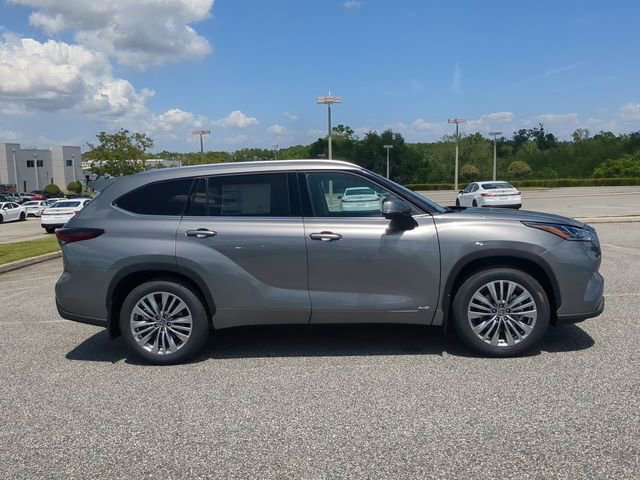 New 2026 Toyota Highlander Platinum AWD/4WD image 3