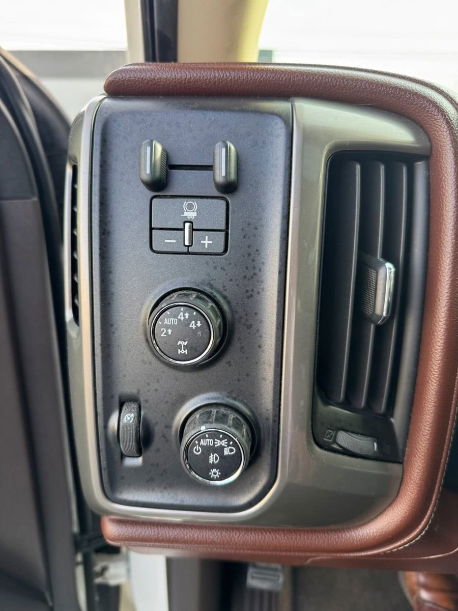 Used 2014 Chevrolet Silverado 1500 High Country image 18