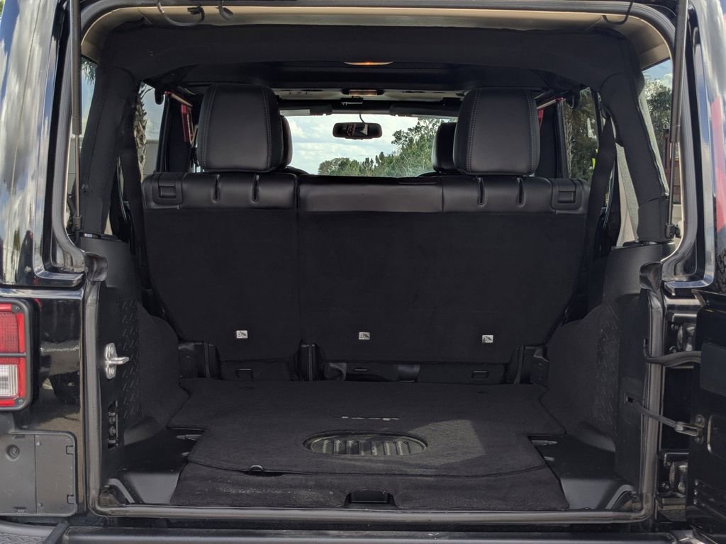Used 2017 Jeep Wrangler Unlimited Sahara image 14