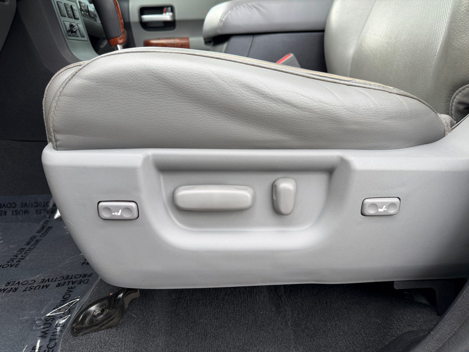 Used 2019 Toyota Sequoia Platinum w/ Carpet Mat Package (TMS) AWD/4WD image 14