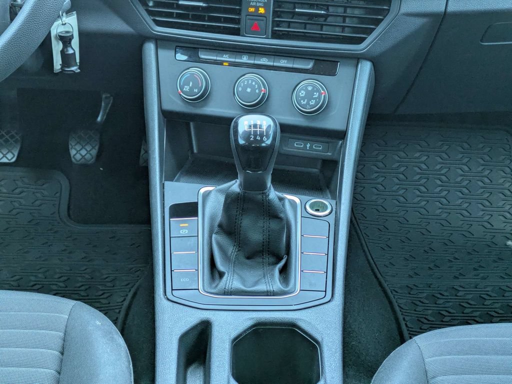 Certified 2023 Volkswagen Jetta S FWD image 20