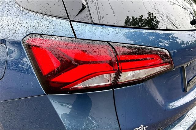 Used 2024 Chevrolet Equinox RS w/ LPO, Floor Liner Package FWD image 29