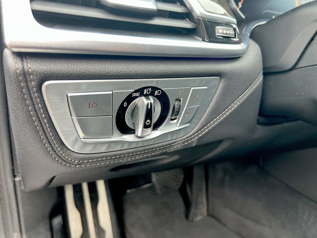 Used 2016 BMW 750i xDrive AWD/4WD image 16