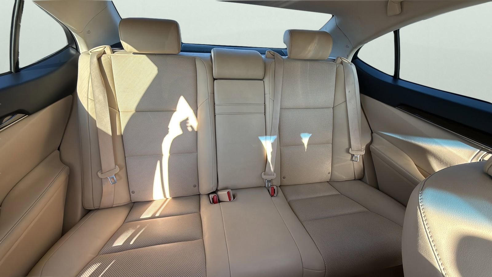 Used 2015 Lexus ES 350 w/ Premium Package FWD image 23