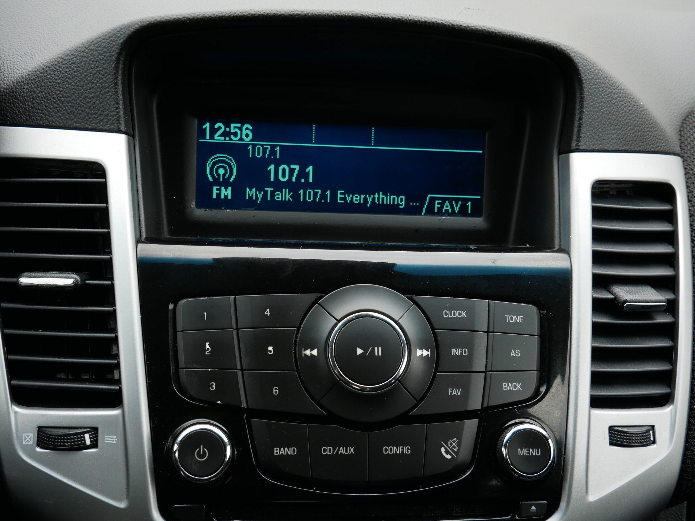 Used 2011 Chevrolet Cruze LT FWD image 22