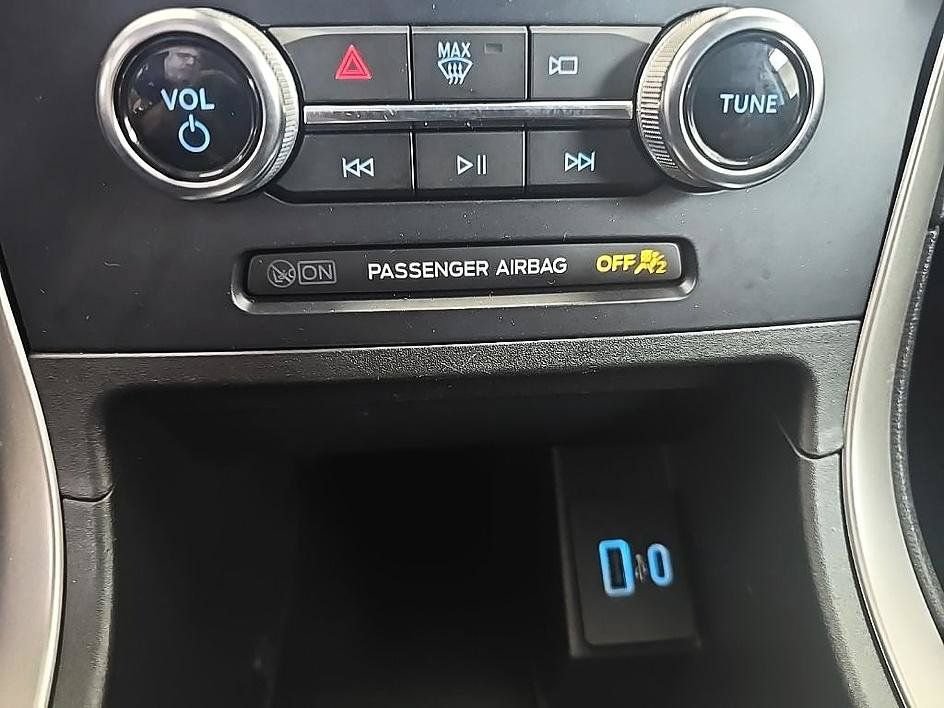 Used 2023 Ford Edge SEL AWD/4WD image 23