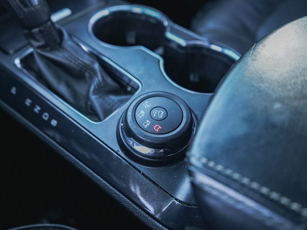 Used 2017 Ford Explorer Platinum image 16