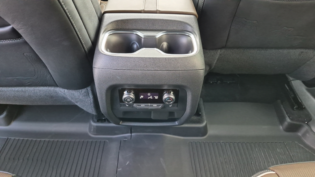 New 2027 GMC Acadia Denali Ultimate w/ LPO, Floor Liner Package AWD/4WD image 22