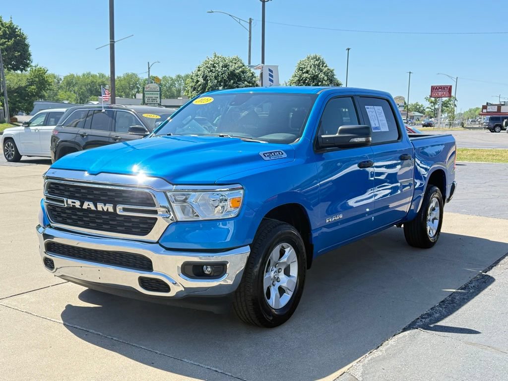 Used 2023 RAM 1500 Big Horn AWD/4WD image 3