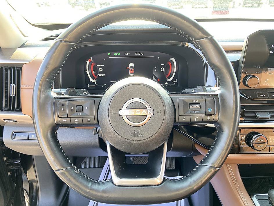 Certified 2022 Nissan Pathfinder Platinum w/ Lighting Package (N92) AWD/4WD image 13