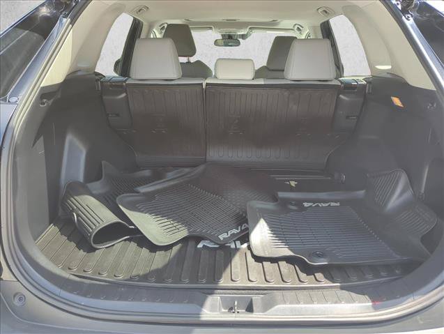 Certified 2020 Toyota RAV4 XLE Premium AWD/4WD image 10