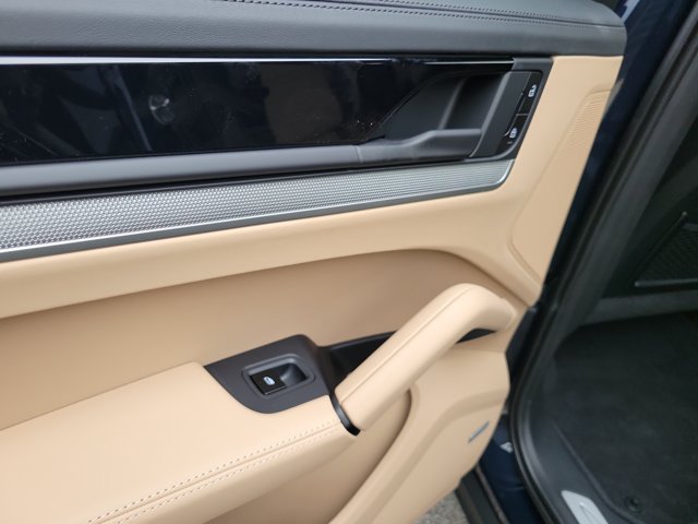 New 2026 Porsche Cayenne AWD/4WD image 20