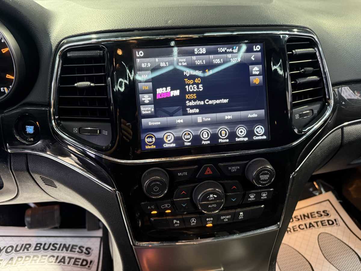 Used 2021 Jeep Grand Cherokee Trailhawk AWD/4WD image 25