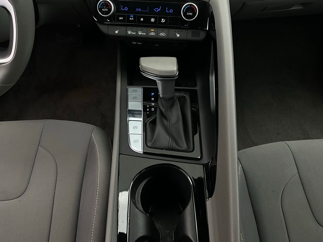 Used 2025 Hyundai Elantra SEL image 14