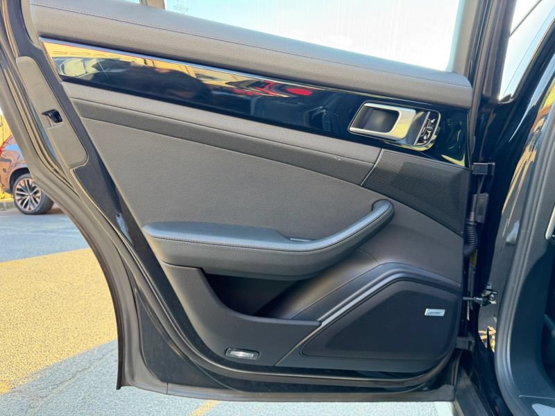 Used 2018 Porsche Panamera 4 AWD/4WD image 15