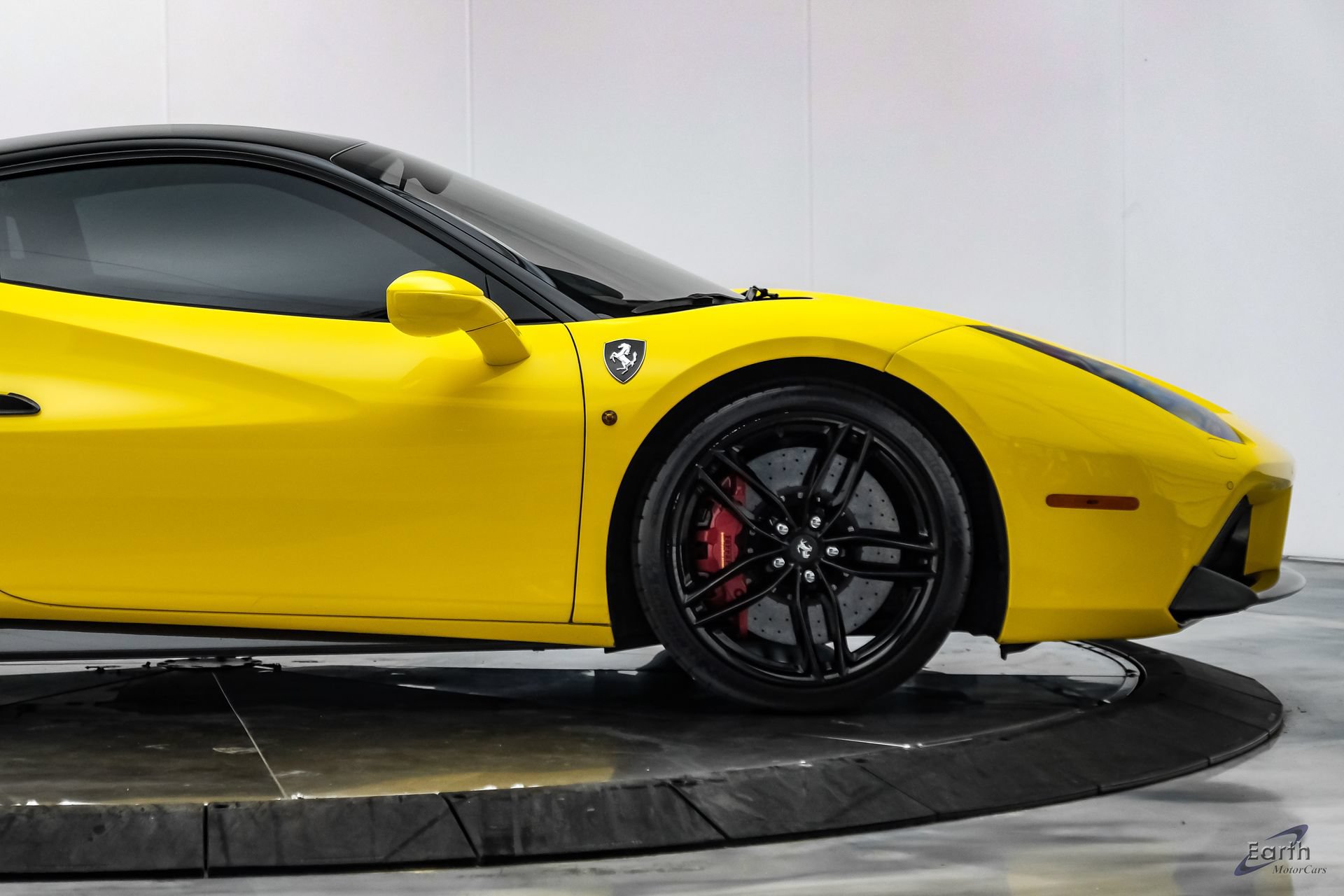 Used 2019 Ferrari 488 GTB RWD image 28