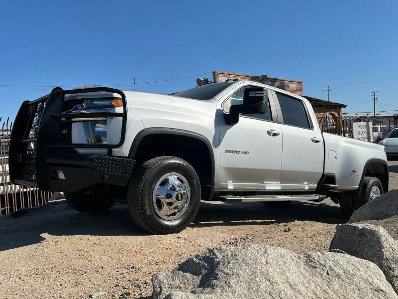 Used 2023 Chevrolet Silverado 3500 LT w/ Convenience Package image 2