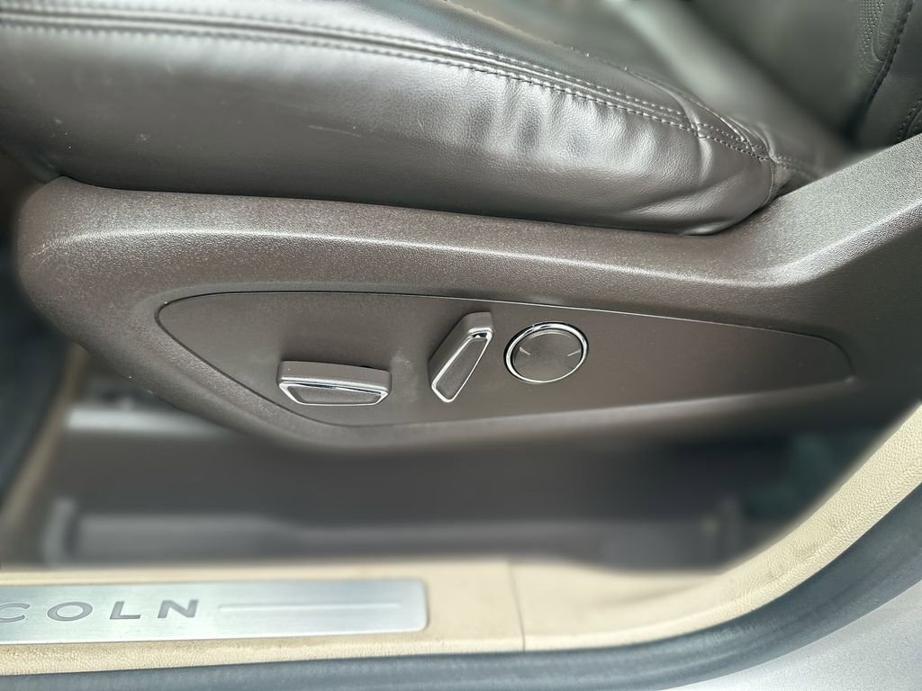 Used 2017 Lincoln MKC Reserve w/ Technology Package AWD/4WD image 14