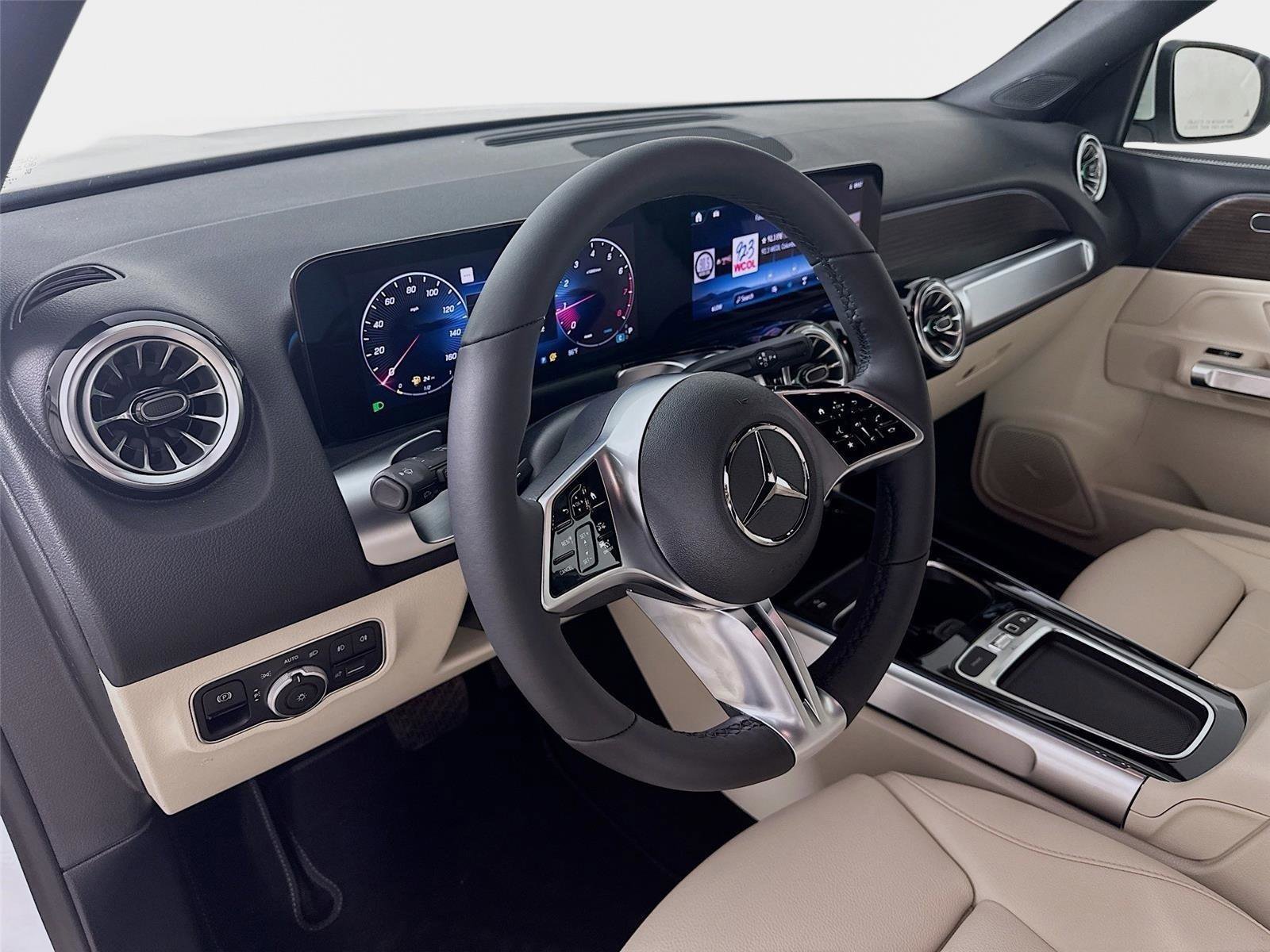 Certified 2025 Mercedes-Benz GLB 250 4MATIC image 9