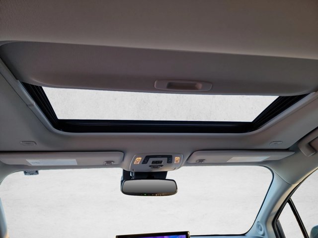 Used 2026 Toyota Sienna XLE FWD image 21