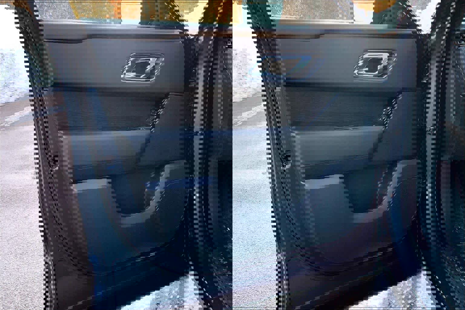 Certified 2026 Land Rover Range Rover Velar Dynamic SE image 21