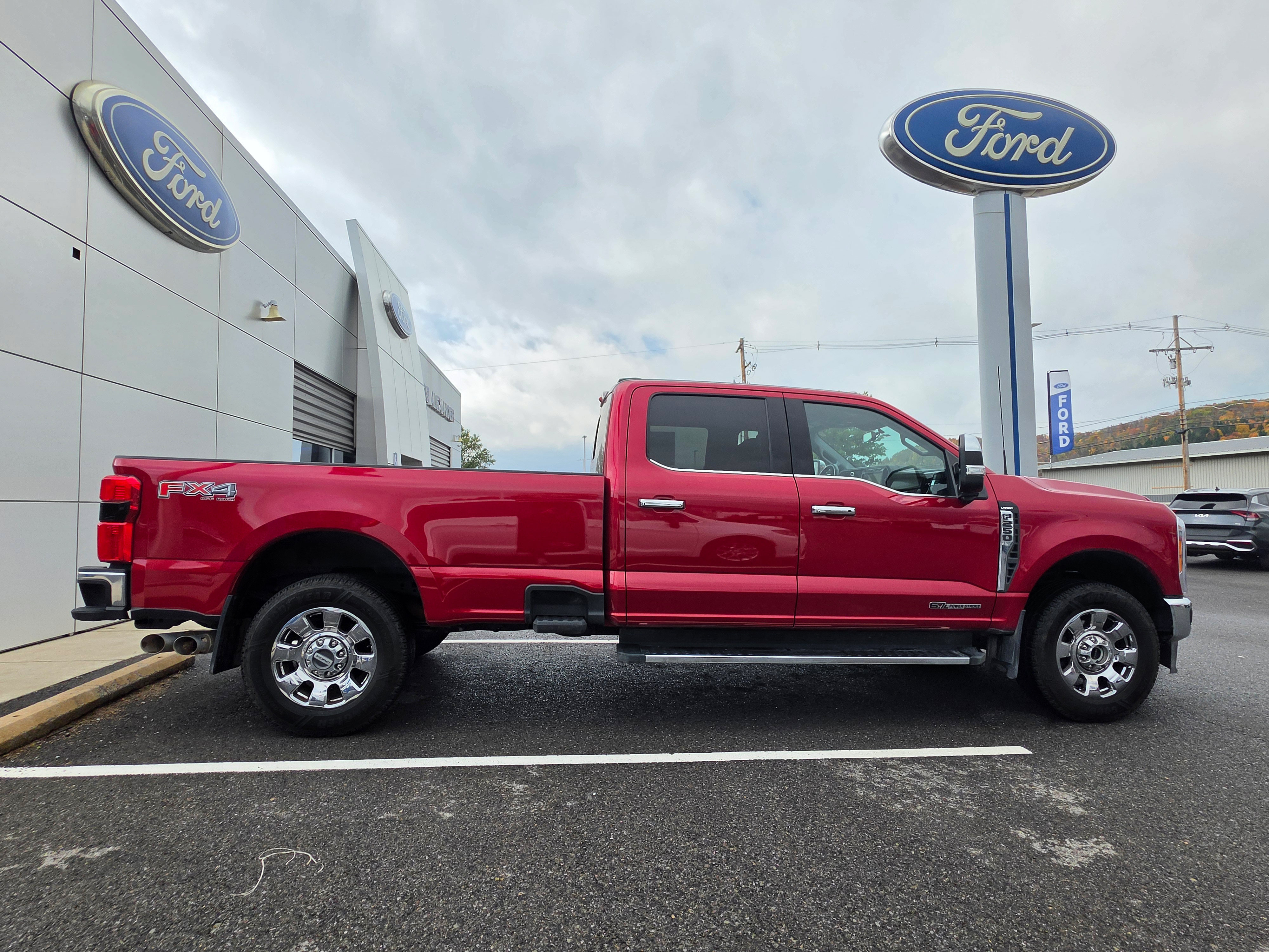 Used 2023 Ford F250 Lariat w/ Chrome Package AWD/4WD image 2