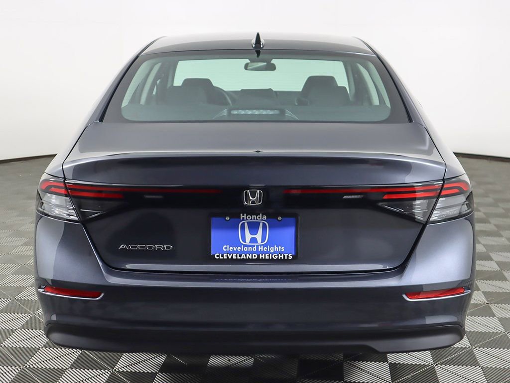 Certified 2025 Honda Accord SE image 6