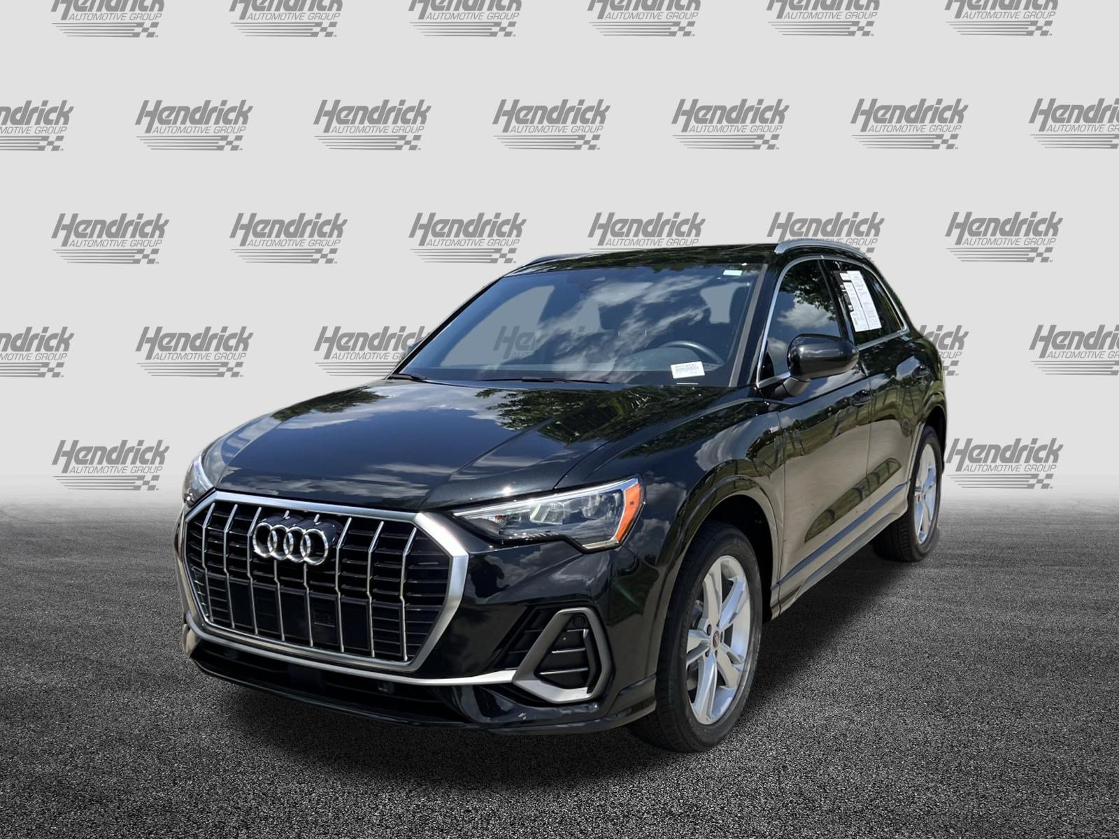 Used 2020 Audi Q3 2.0T Premium w/ Convenience Package AWD/4WD image 5
