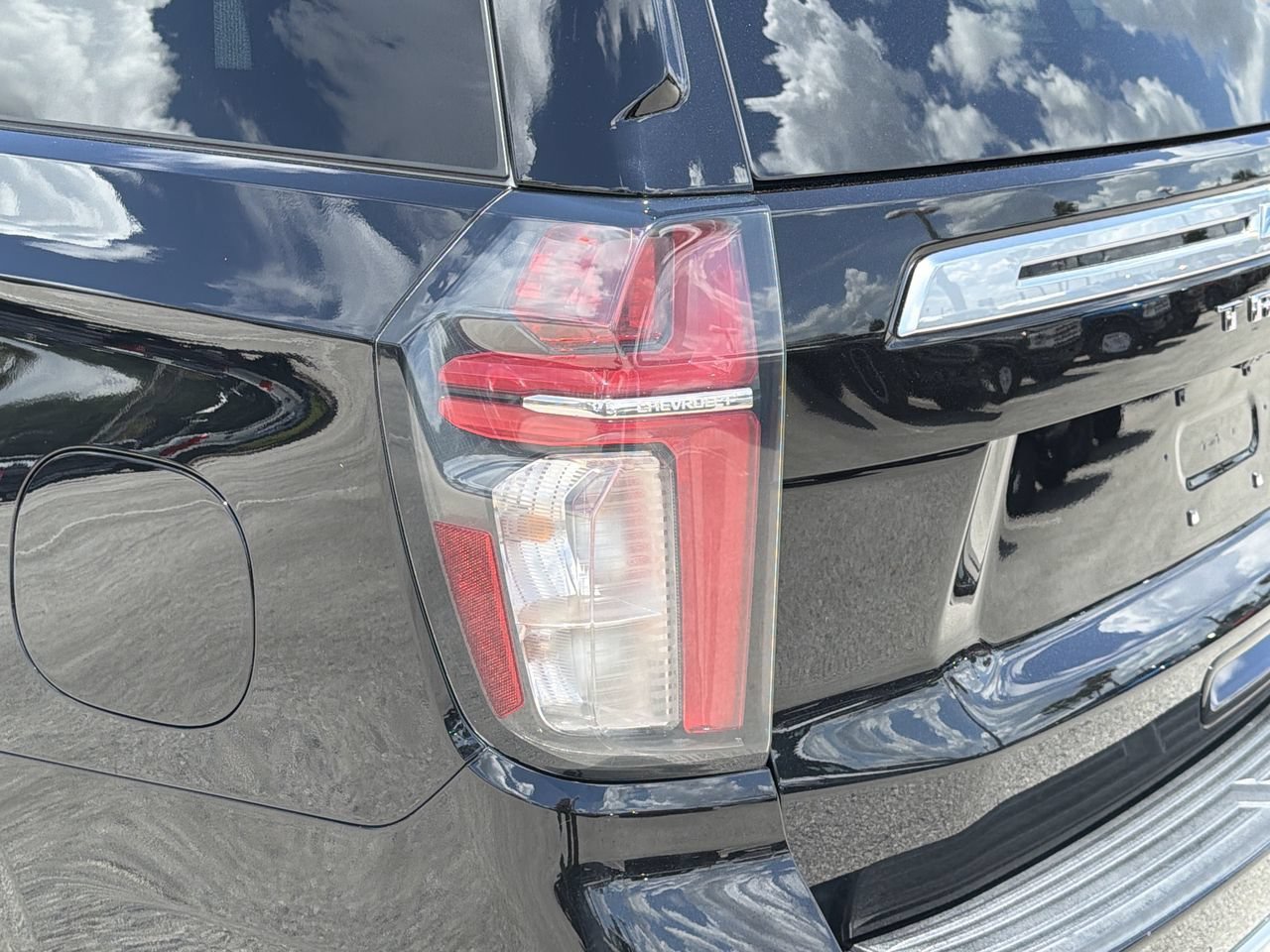 Used 2024 Chevrolet Tahoe High Country RWD image 7
