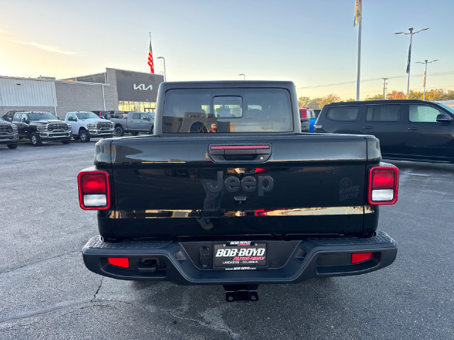 Certified 2023 Jeep Gladiator Sport AWD/4WD image 6