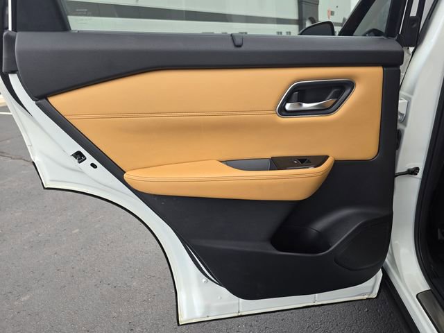 Used 2021 Nissan Rogue Platinum image 17