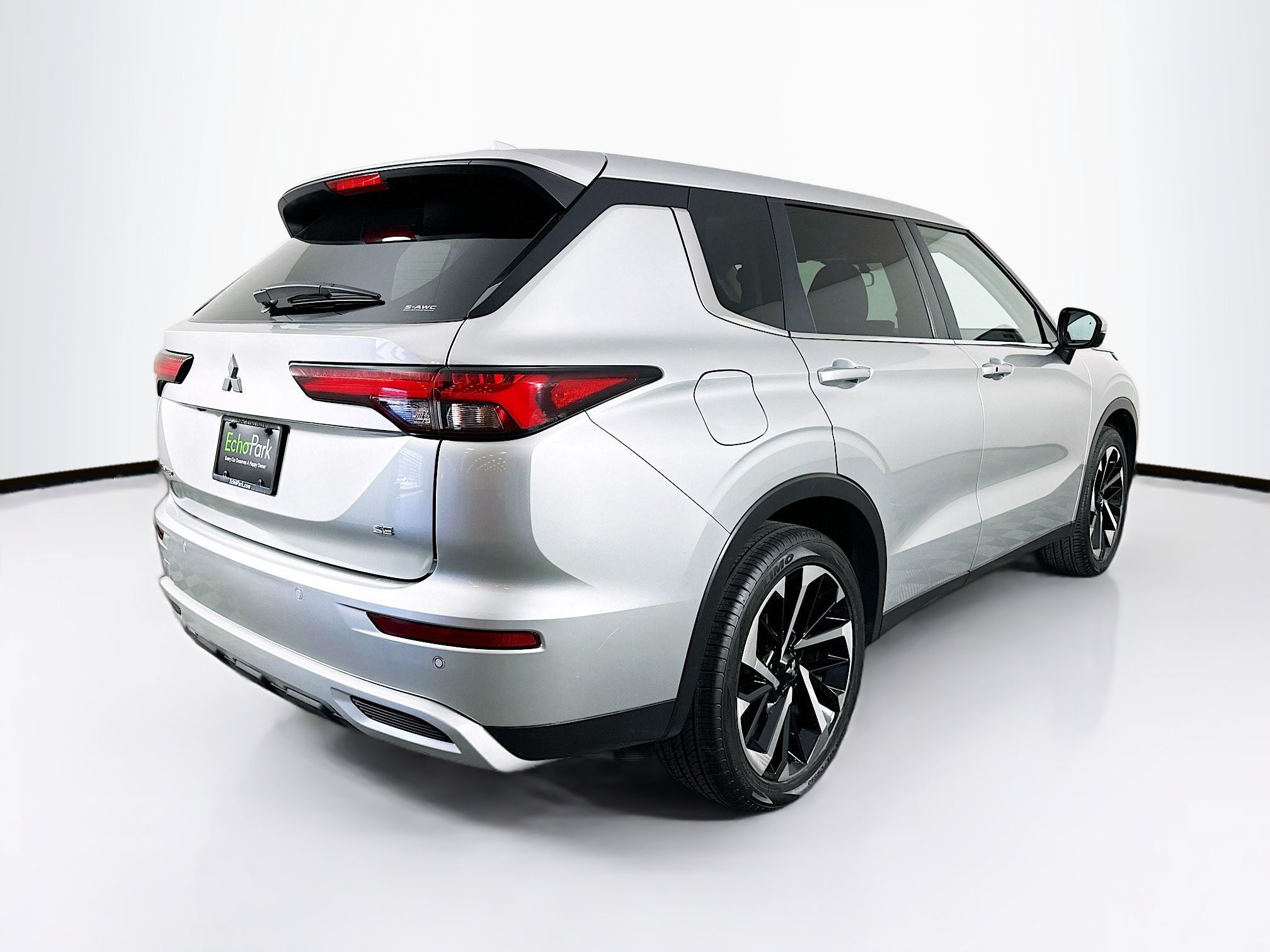 Used 2024 Mitsubishi Outlander SE AWD/4WD image 9