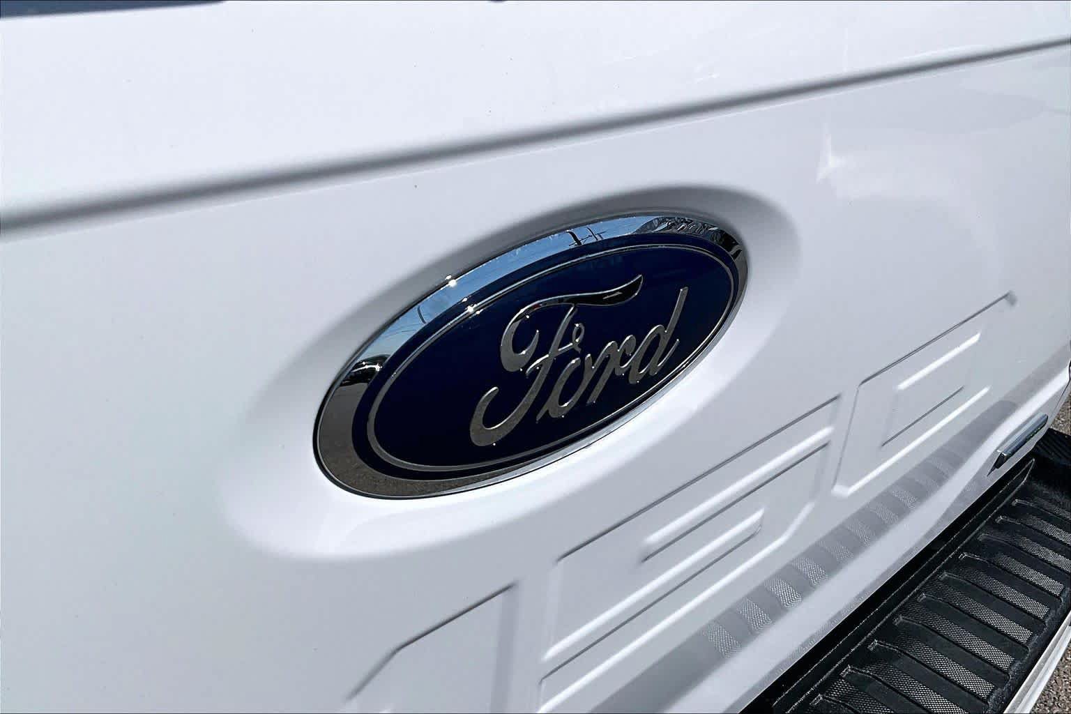 Certified 2022 Ford F150 XL w/ STX Appearance Package RWD image 10