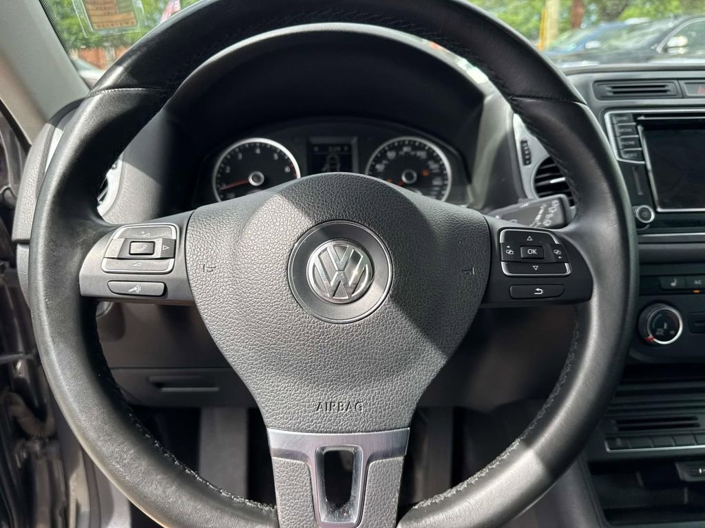 Used 2016 Volkswagen Tiguan SE FWD image 24
