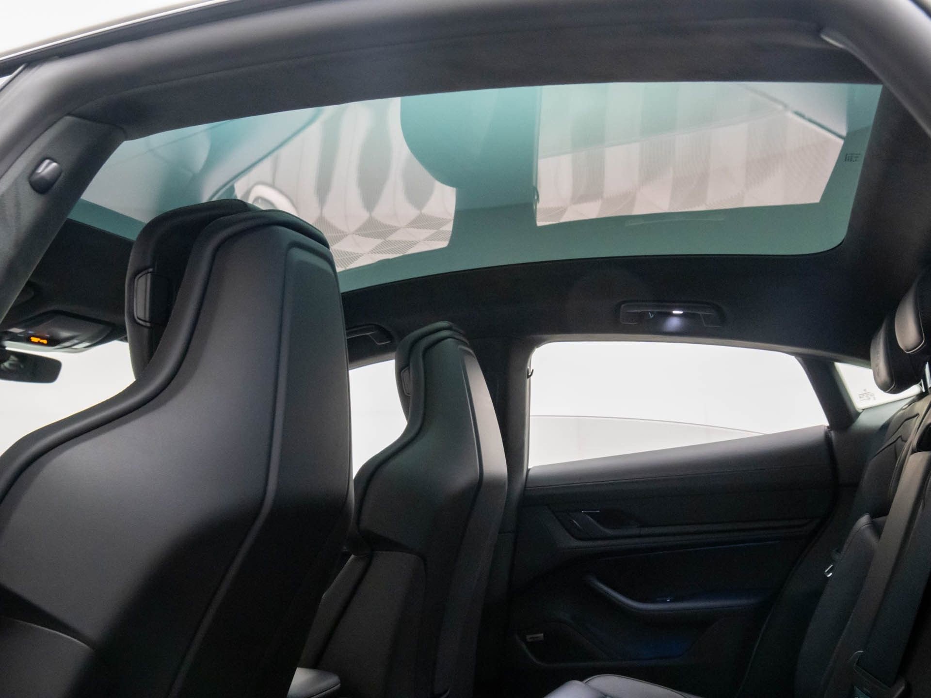New 2026 Porsche Taycan GTS AWD/4WD image 19