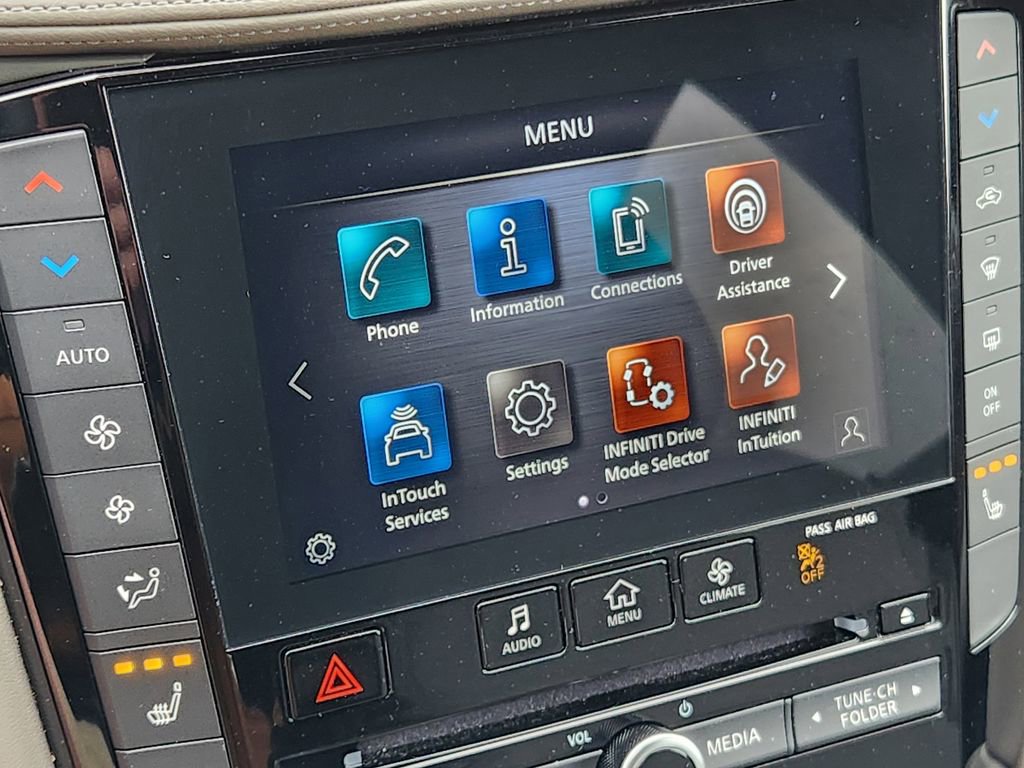 Used 2025 INFINITI QX50 Luxe w/ Accent Package image 24