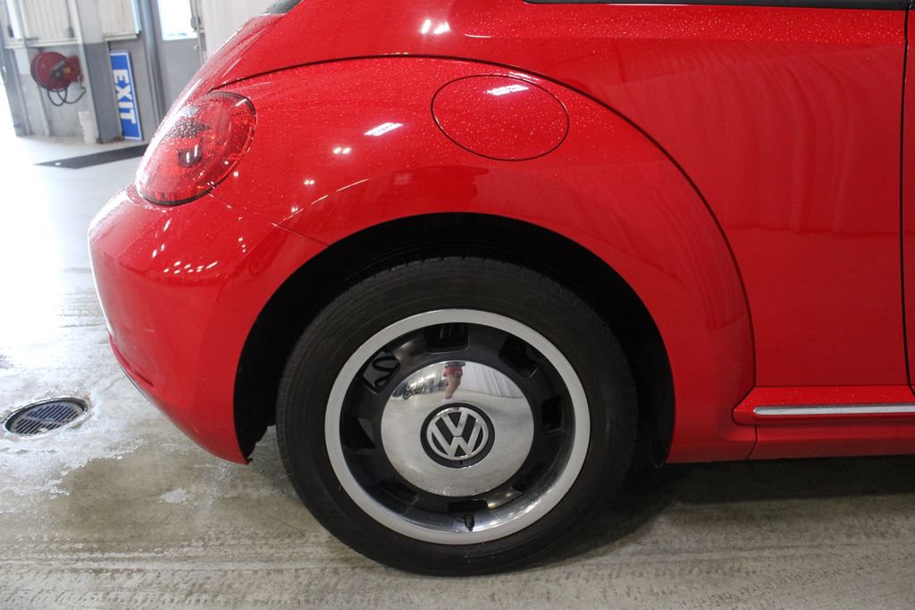 Used 2012 Volkswagen Beetle 2.5 FWD image 23