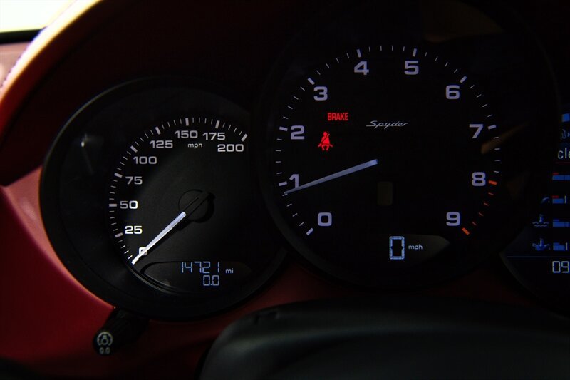 Used 2021 Porsche 718 Boxster Spyder RWD image 28