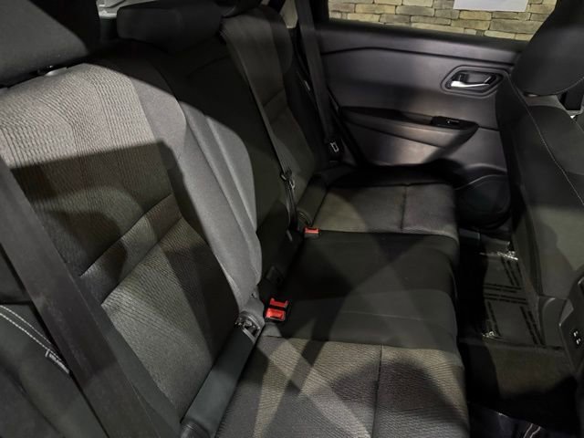 Certified 2025 Nissan Rogue SV image 33