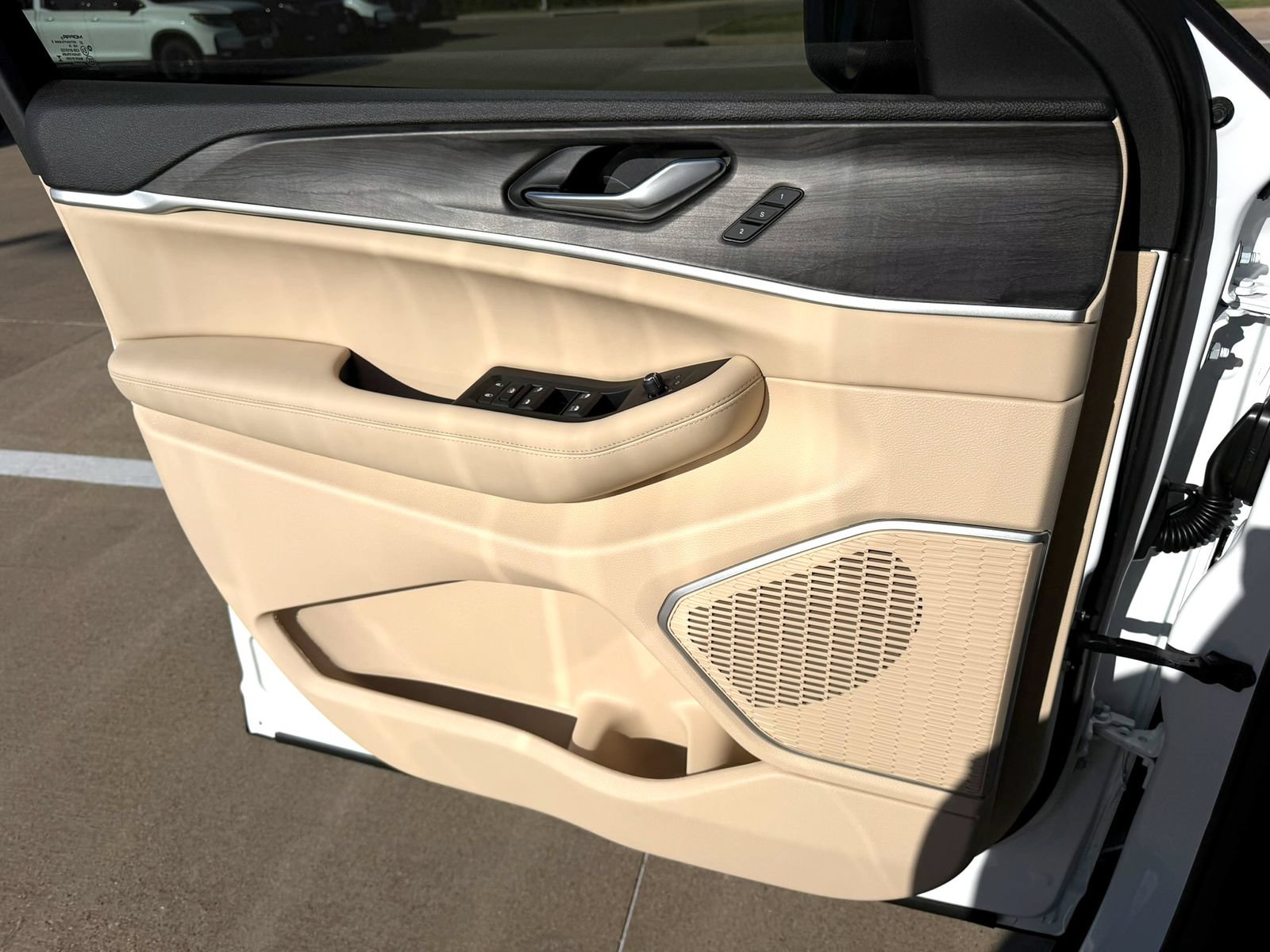 Used 2026 Jeep Grand Cherokee Limited RWD image 24