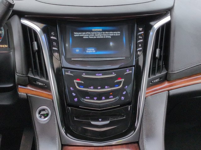 Used 2015 Cadillac Escalade Luxury AWD/4WD image 18
