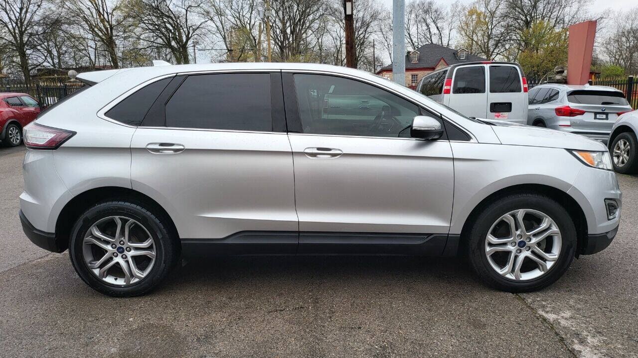 Used 2016 Ford Edge Titanium FWD image 9