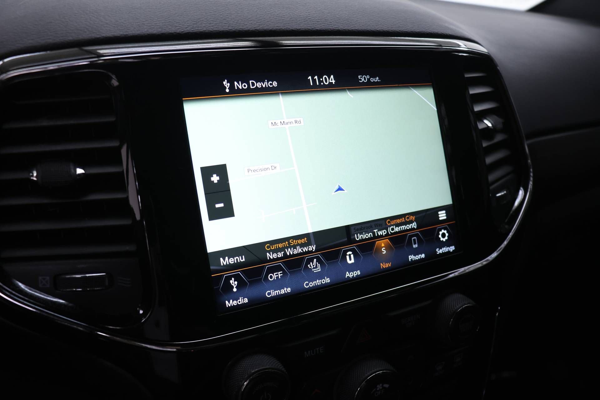 Used 2019 Jeep Grand Cherokee Altitude image 8