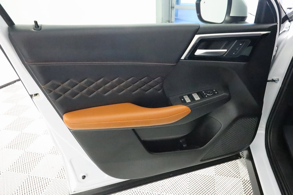 Used 2022 Mitsubishi Outlander SEL image 17