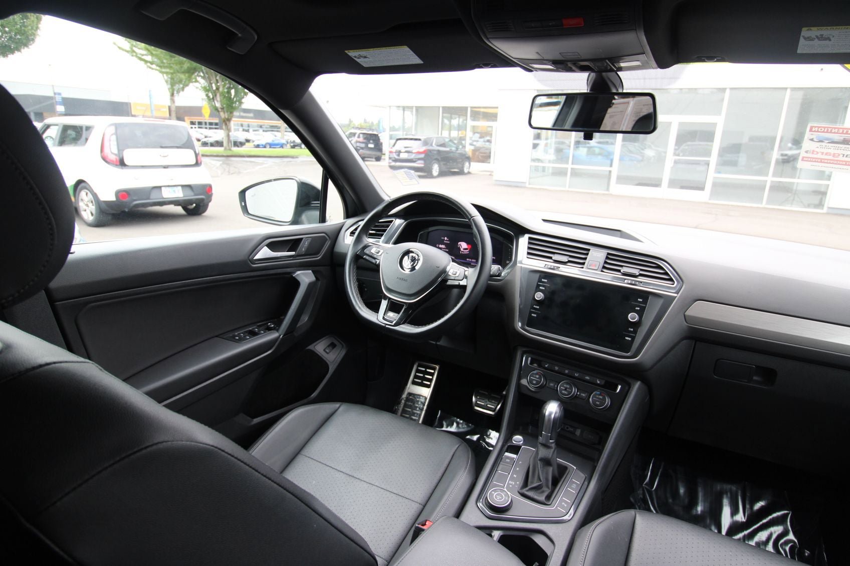 Used 2019 Volkswagen Tiguan SEL Premium R-Line image 25