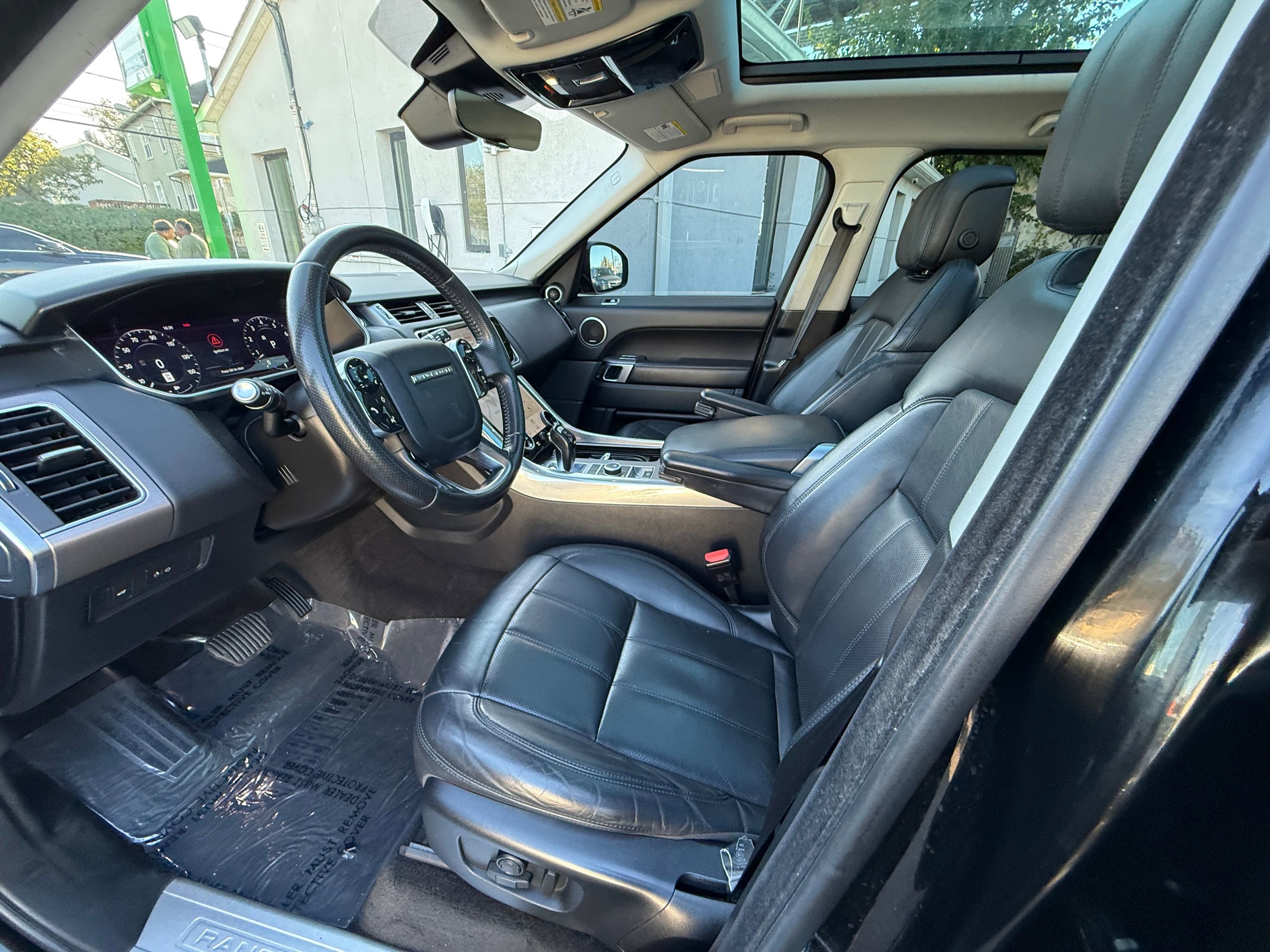 Used 2020 Land Rover Range Rover Sport HSE image 23