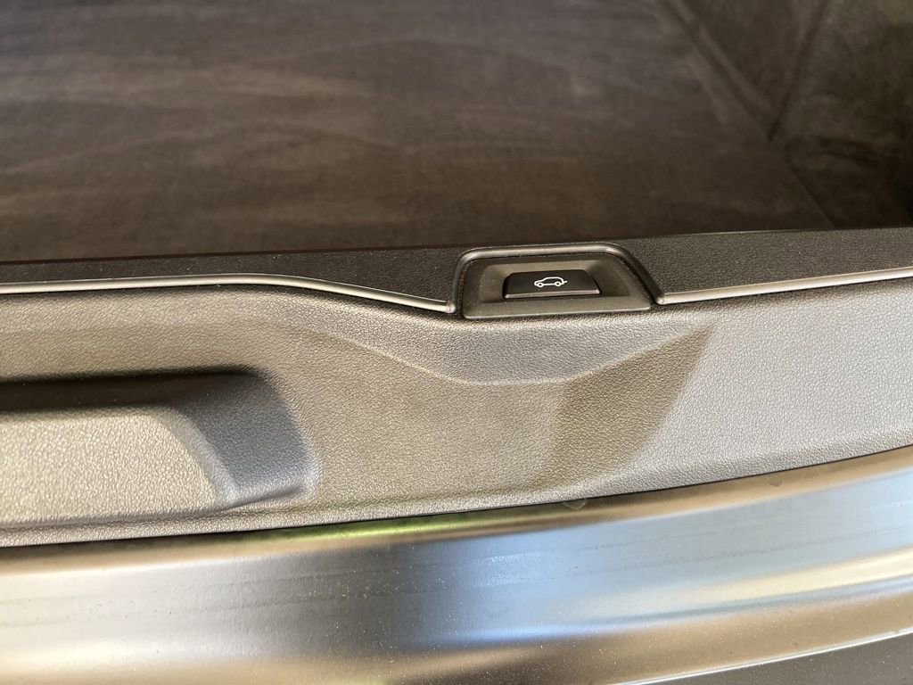 Used 2020 BMW X5 M Competition w/ Executive Package image 39