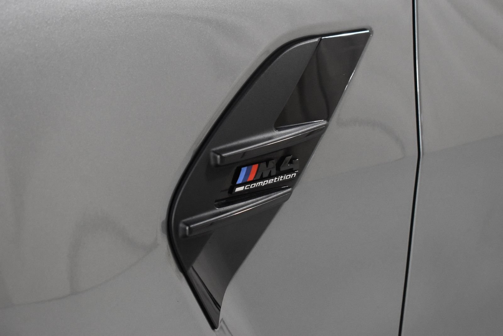 Used 2023 BMW M4 Competition RWD image 9